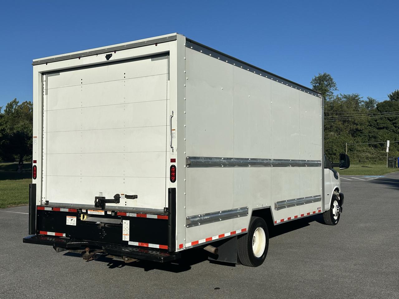 gmc savana cutaway 2021 7GZ37TC72MN013492 image gmc savana cutaway 2021 7GZ37TC72MN013492 image